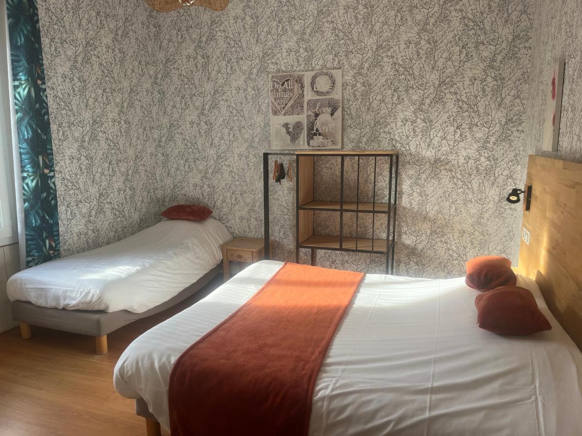 Hotel Le Petit Montmartre à Dinard Extérieur photo