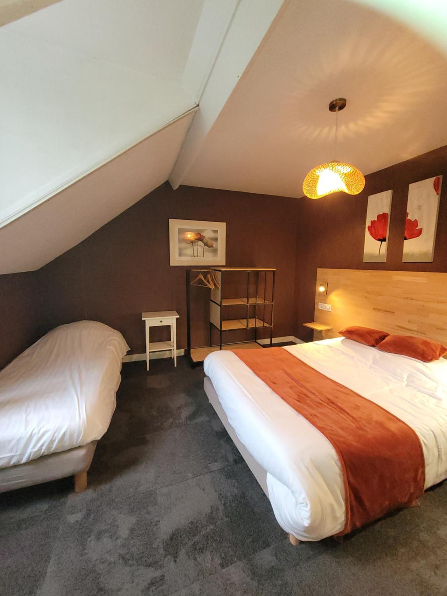 Hotel Le Petit Montmartre à Dinard Extérieur photo